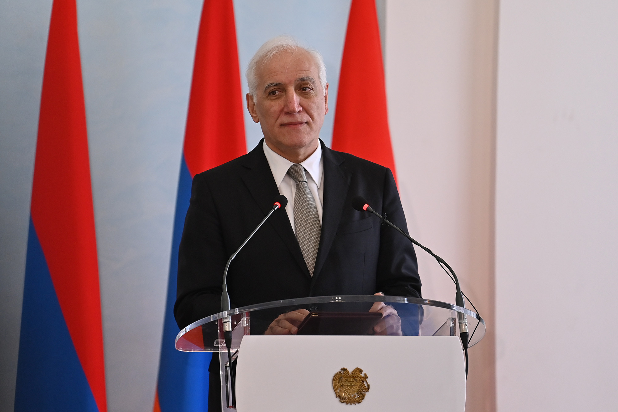Հայաստանը հաստատակամ դիրքորոշում ունի հասնելու կայուն խաղաղության՝ առկա խնդիրները հարևանների հետ բանակցությունների միջոցով լուծելով. ՀՀ նախագահ