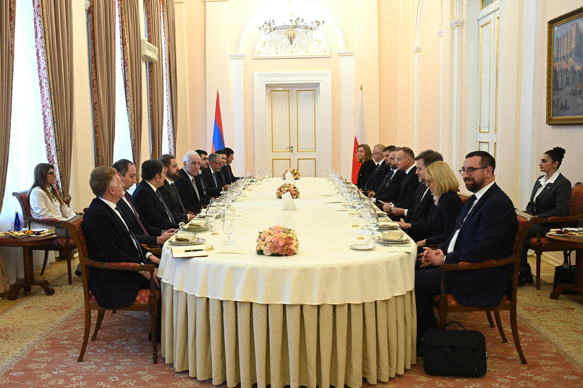 Ի պատիվ Անջեյ Դուդայի՝ Վահագն Խաչատուրյանի անունից տրվել է պաշտոնական ճաշ