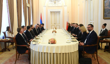 Ի պատիվ Անջեյ Դուդայի՝ Վահագն Խաչատուրյանի անունից տրվել է պաշտոնական ճաշ