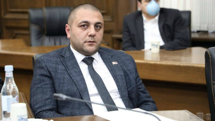 Շիրակի մարզի պարեկները կանգնեցրել են ՔՊ-ական Կարեն Սարուխանյանի մեքենան. պատգամավորը խմած է եղել