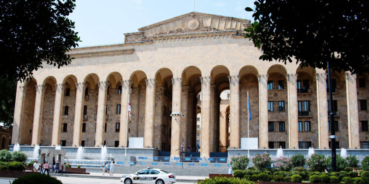 Վրաստանի խորհրդարանի 3 ընդդիմադիր ուժերը վայր են դրել մանդատները