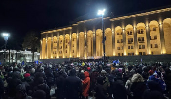 Վրաստանի ՆԳՆ-ն հավելյալ ուժեր և ջրցան մեքենաներ է կենտրոնացնում Ռուսթավելիի պողոտայում