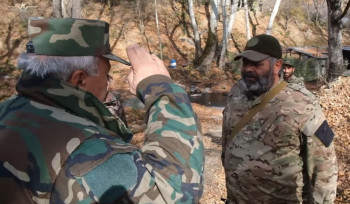 «Ցանկացած պահի պատրաստ ենք հակառակորդի հերն անիծել». դիրքի ավագը՝ Սասուն Միքայելյանին (տեսանյութ)