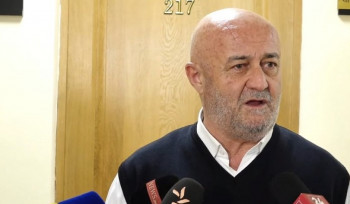 Վարչապետը հրապարակավ խնդրել է, որ ես մանդատս վայր դնեմ, դուք դա համարում եք սովորական մի հատ հարց, մտահոգ էլ չլինենք, հա՞. Աղազարյան