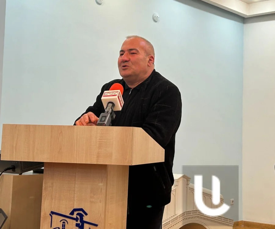 Կայացել է բանաստեղծ Խաչիկ Մանուկյանի «Վերջին մեղրամիս» գրքի շնորհանդեսը