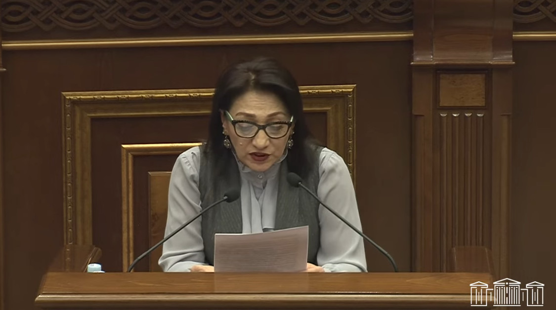 Հեծանիվ ու մետրո քարոզող պոպուլիստական թիմի 9 տոկոսանոց քաղաքապետը 17 հազար դոլարանոց տոմսով է մեկնում ԱՄՆ․ Լիլիթ Գալստյանի ելույթը