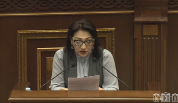 Հեծանիվ ու մետրո քարոզող պոպուլիստական թիմի 9 տոկոսանոց քաղաքապետը 17 հազար դոլարանոց տոմսով է մեկնում ԱՄՆ․ Լիլիթ Գալստյանի ելույթը