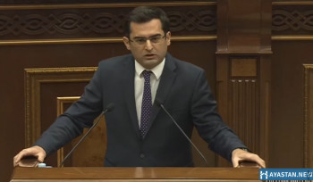 Ես երբ աշխատում էի, ու այցելեցի Ամերիկա՝ մեր բարեկամներին, գնացի՝ նվերներով, գինով, խմորեղենով․ Հակոբ Արշակյան (տեսանյութ)
