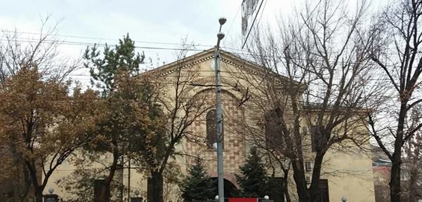 Հայաստանում Սիրիայի դեսպանատան դրոշը հանվել է
