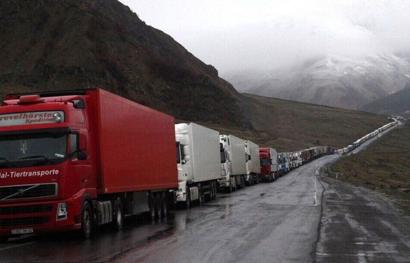 Լարսում կուտակված բեռնատարների թիվը կտրուկ նվազել է
