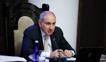 Կառավարական շենքերում, որտեղ օրերով մարդ չի մտնում, ջահերը լրիվ միացրած են, ասացի՝ էդ լույսերն ինչի՞ եք վառած պահում, սկսեցինք այդ պահից անջատել. Փաշինյան
