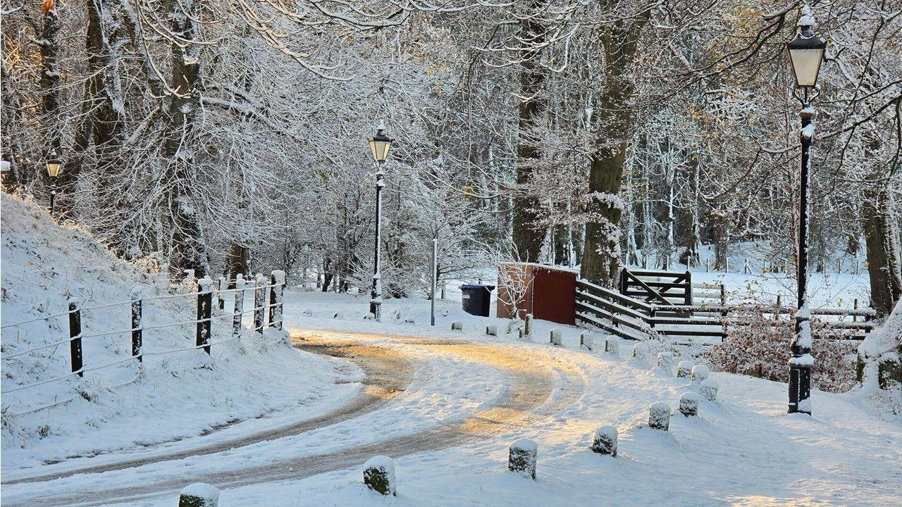 Սպիտակում, Դիլիջանում, Աշտարակում և այլ քաղաքներում ձյուն է տեղում․ իրավիճակը՝ ճանապարհներին