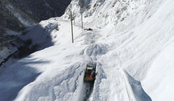 Մցխեթա-Ստեփանծմինդա-Լարս հատվածում ձնահոսքի վտանգ կա․ դադարեցված է երթևեկությունը