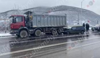 Կապանի օդանավակայանի մոտ մարդատար և բեռնատար մեքենաներ են բախվել. կա 5 վիրավոր
