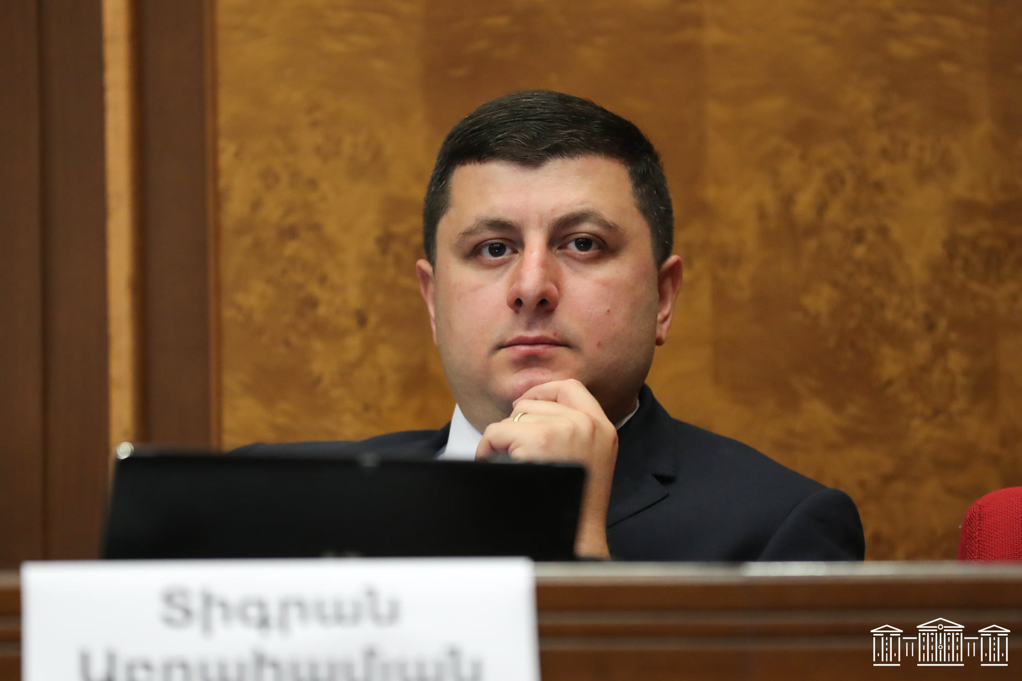 Չկա աշխարհում երկրորդ երկիր, որի ղեկավարումը ստանձնած անձը քաղաքական և քարոզչական առումով այդքան հարվածի սեփական բանակին՝ մշտական անվտանգային սպառնալիքների պայմաններումմ․ Աբրահամյանը՝ Հայաստանի մասին