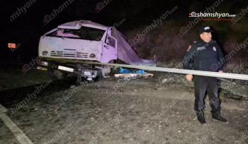 Վայոց ձորի մարզում ցեմենտի հումքով բարձված «KamAZ»-ը բախվել է հողաթմբին, ապա ժայռաբեկորին. վարորդը մահացել է
