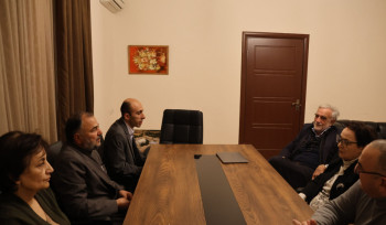 Արցախի թեմի առաջնորդը հանդիպել է ՄՔԴ նախկին դատախազ Օկամպոյի հետ