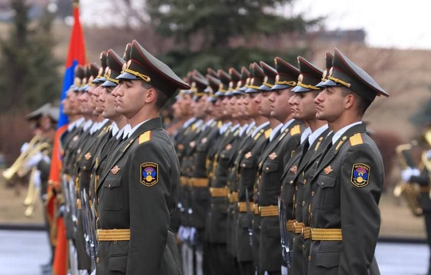ՊՆ-ն հայտարարում է ԶՈՒ պատվո պահակային վաշտում զինծառայության նշանակելու նպատակով զորակոչիկների ընտրություն անցկացնելու մասին