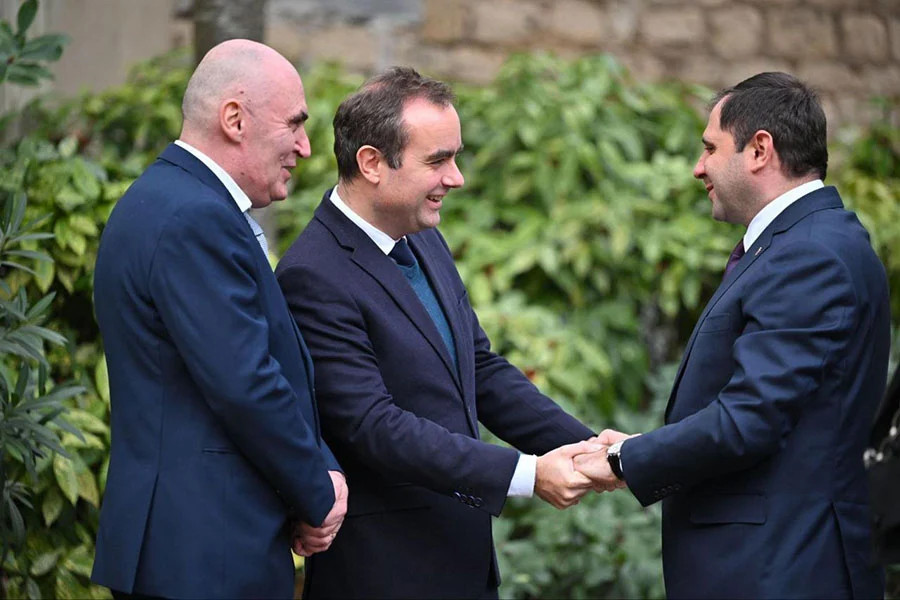 Համոզված եմ, որ Ձեր նոր մանդատի ընթացքում մենք կշարունակենք համատեղ աշխատել․ Պապիկյանը շնորհավորել է Ֆրանսիայի ԶՈւ նախարարին