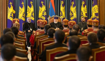 Ամենայն Հայոց Կաթողիկոսն ընդունել է Մայր Աթոռի սարկավագաց դասին