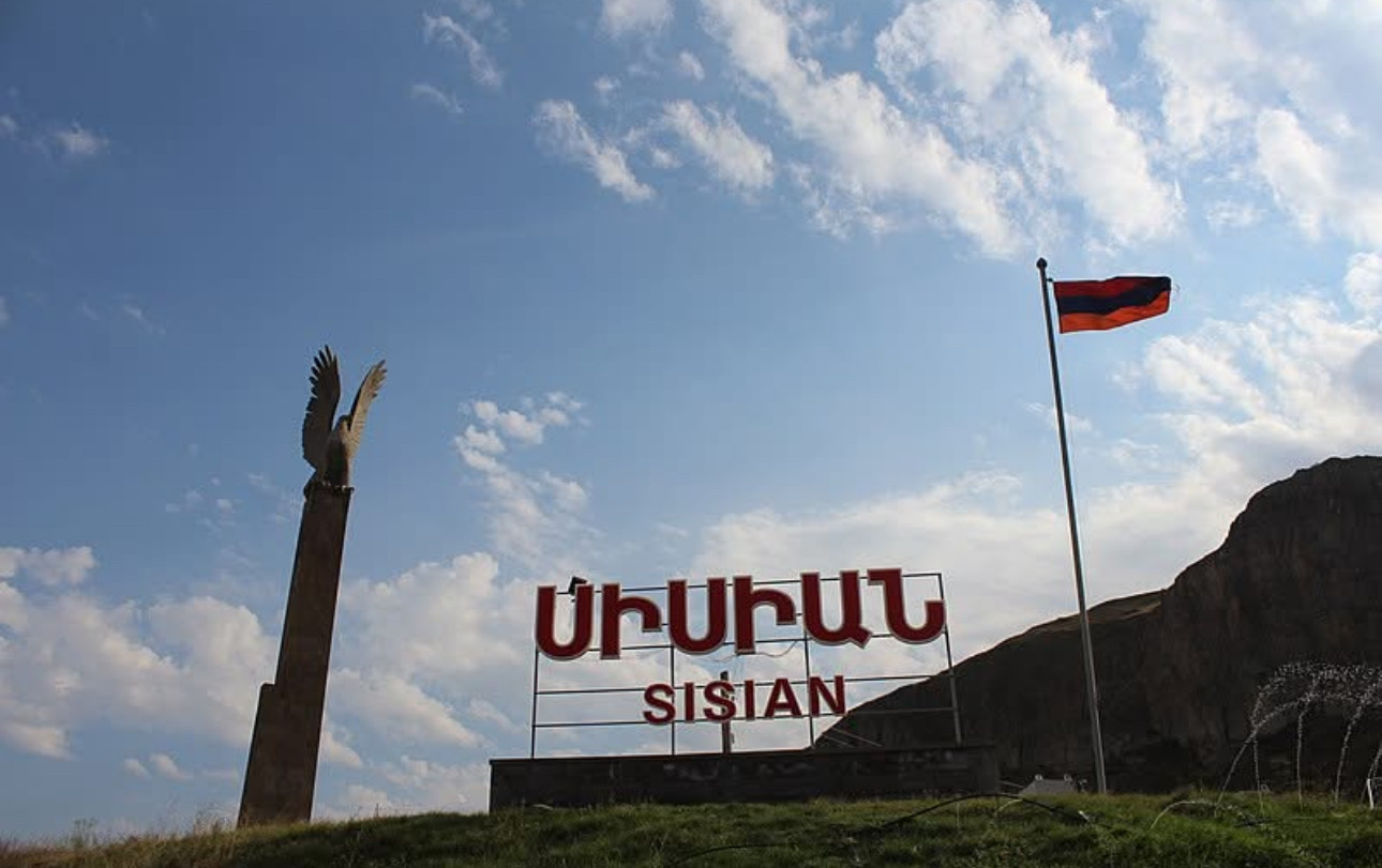 Սիսիան-Լծեն ավտոճանապարհին ավտոբուս է կողաշրջվել