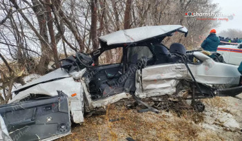 Շիրակում բախվել են Mercedes G և ՎԱԶ մեքենաները. ամուսինները մաhացել են, մայրն ու երեխան վիրավոր են (լուսանկարներ)