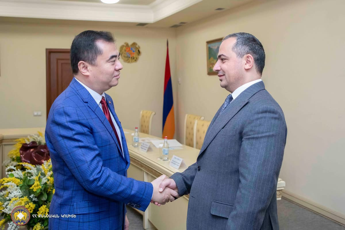 ՀՀ քննչական կոմիտեի նախագահն ընդունել է ՀՀ-ում Չինաստանի Ժողովրդական Հանրապետության արտակարգ և լիազոր դեսպանի ժամանակավոր հավատարմատարին