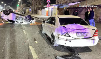Երևանում բախվել են «Mercedes»-ն ու «Chevrolet»-ը․ վերջինը գլխիվայր շրջվել է․ կա վիրավոր