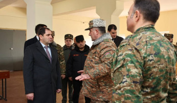 Սուրեն Պապիկյանն այցելել է ՊՆ կենտրոնական հավաքակայան (լուսանկարներ)