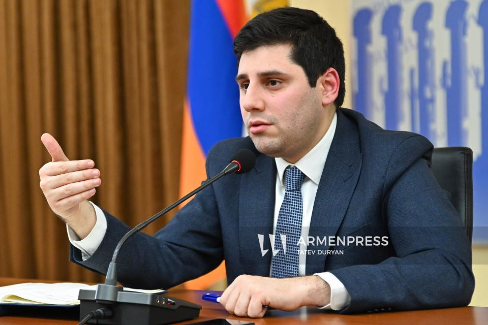 Հանրային տրանսպորտի բոլոր ավտոբուսներում կտեղադրվի երկրորդ  վալիդատոր. Գրիգորյան
