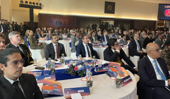 Հնդկաստանում ՀՀ դեսպանը  կարճատև զրույց է ունեցել պաշտպանության նախարարի հետ