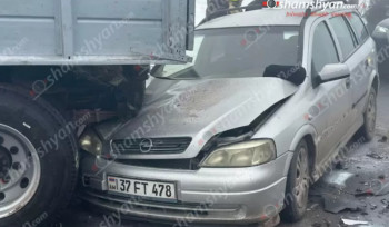 Երևան-Գյումրի ճանապարհին օրվա ընթացքում շղթայական ավտովթարների հետևանքով իրար են բախվել մոտ 27 ավտոմեքենա. Shamshyan.com