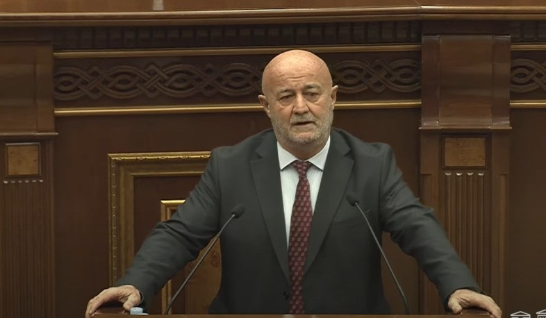 Առաջիկա ամիսներին վարչապետը հրաժարական է տալու. Հովիկ Աղազարյան. «Ազատություն»