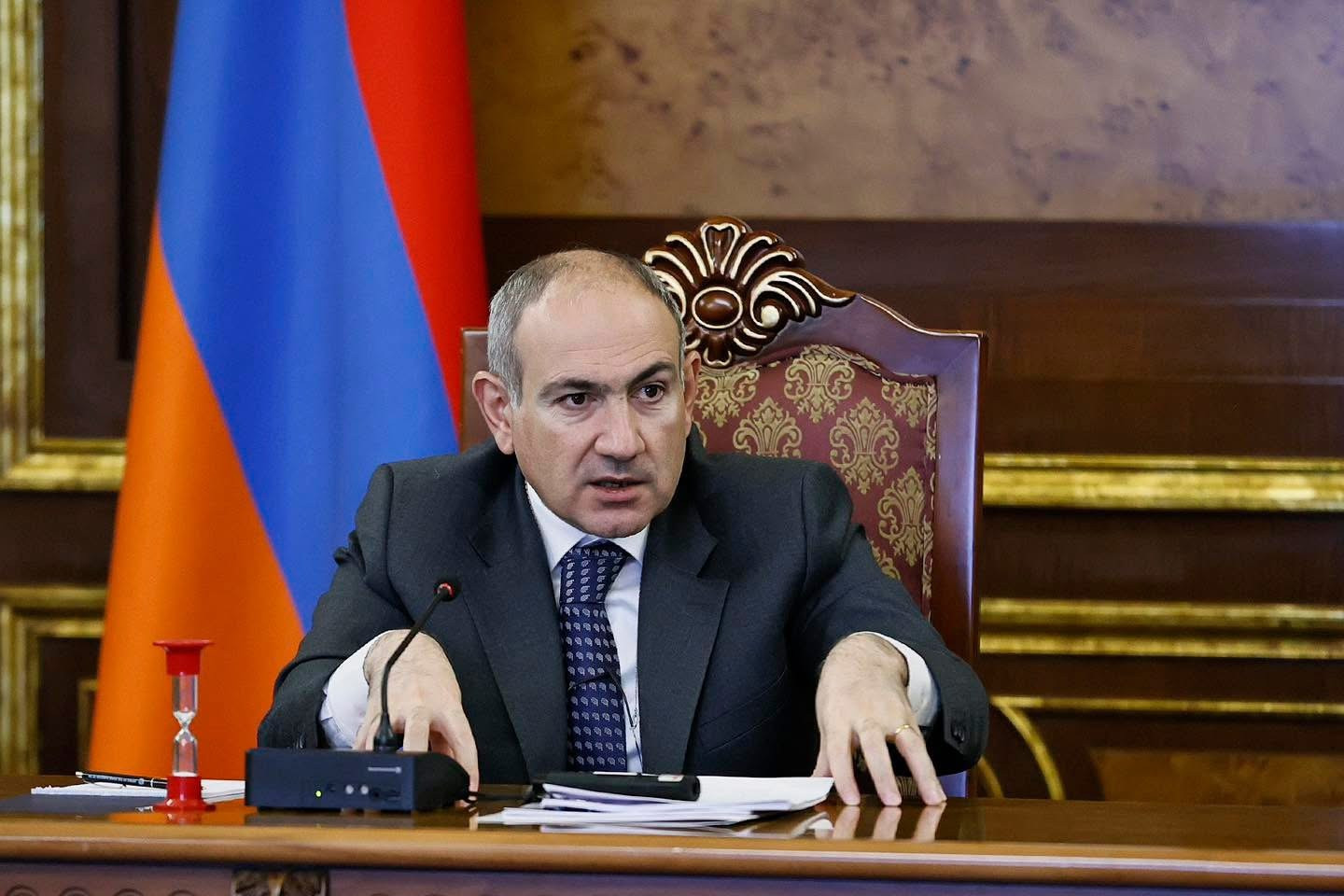 Մշակվող և չմշակվող հողերի մասին խոսելիս մենք հաշվի չենք առնում, որ հազարավոր հեկտարներով հողեր տնամերձ այգիների տրամաբանության տակ ուղղակի արդյունք չեն բերում. Փաշինյան