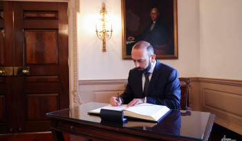 Միրզոյանը գրառում է կատարել ԱՄՆ պետքարտուղարության հյուրերի մատյանում