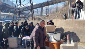 Լուրեր են տարածվում, որ կարող է ուժային լուծում տրվի հարցին. Զանգեզուրի պղնձամոլիբդենային կոմբինատի աշխատակիցները շարունակում են գործադուլը. Panorama.am