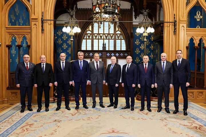 Լավրովը հանդիպել է Հայաստանի և ԱՊՀ անդամ այլ երկրների դեսպանների հետ