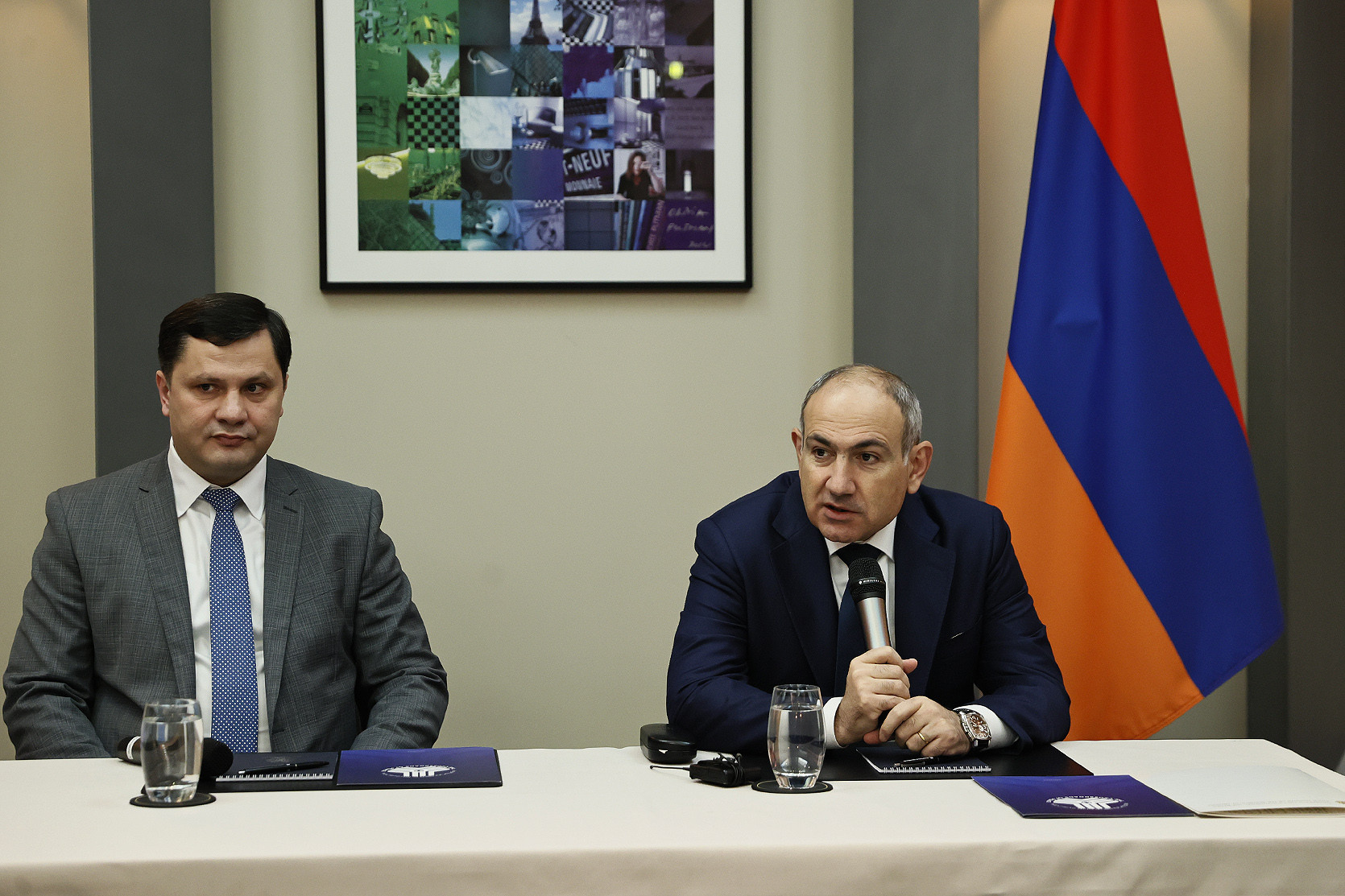 Նիկոլ Փաշինյանը հանդիպում է ունեցել Ֆրանսիայի հայ համայնքի ներկայացուցիչների հետ