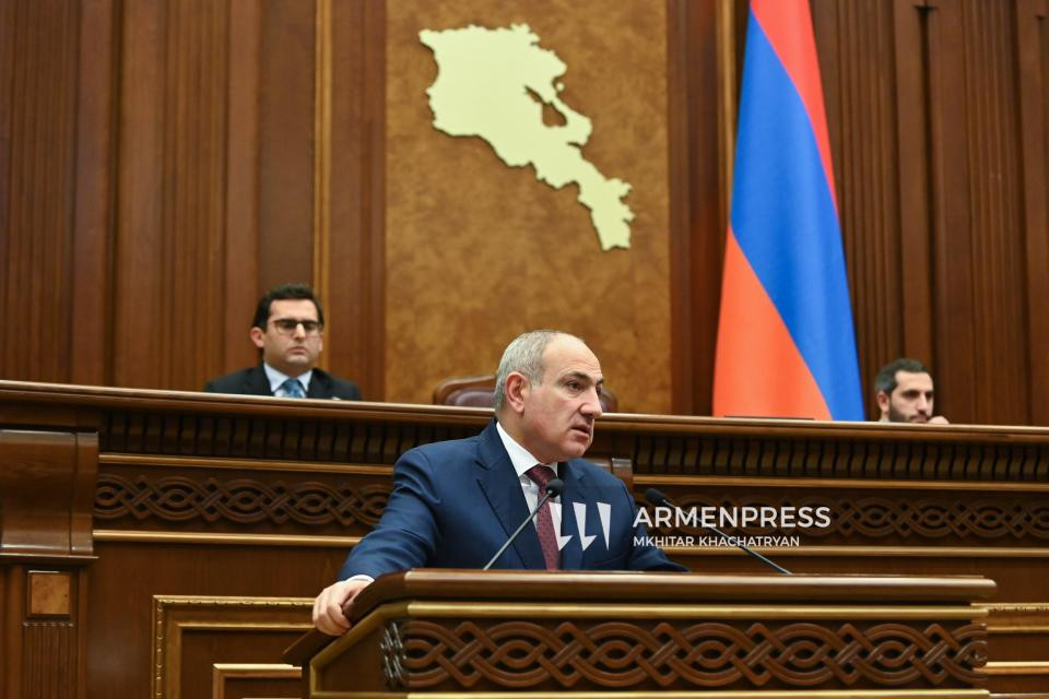 Երբ ժողովուրդը կգա դուռը կծեծի կամ չի ծեծի, կասի՝ իմ իշխանությունը տուր ինձ, այդ իշխանությունը կտամ իրեն. Նիկոլ Փաշինյան