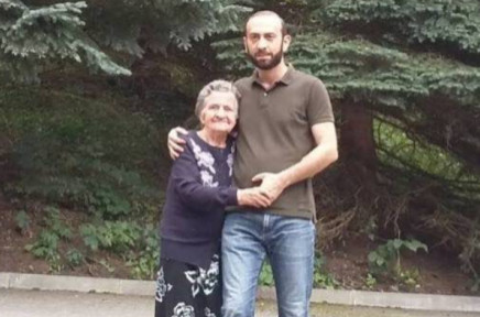 Կյանքից հեռացել է Արարատ Միրզոյանի տատիկը