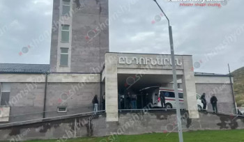 30-ամյա կինը «Վայոց ձոր» ԲԿ-ում վիճաբանել է բուժանձնակազմի հետ, հայհոյել, շրջել դեղորայքային սեղանը, վնասել գույքը