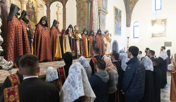 Ապրեք ձեր սրտերում հանապազ կրելով սերը Աստծո, հայրենիքի և միմյանց հանդեպ․ Մայր Տաճարում Ամենայն Հայոց Կաթողիկոսի հանդիսապետությամբ մատուցվել է Սուրբ և Անմահ Պատարագ (լուսանկաներ)
