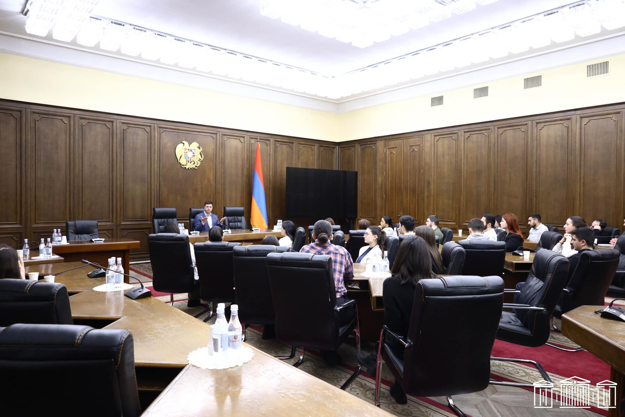 Փակուղուց դուրս գալու ելքեր կան. Տիգրան Աբրահամյանը՝ ուսանողներին