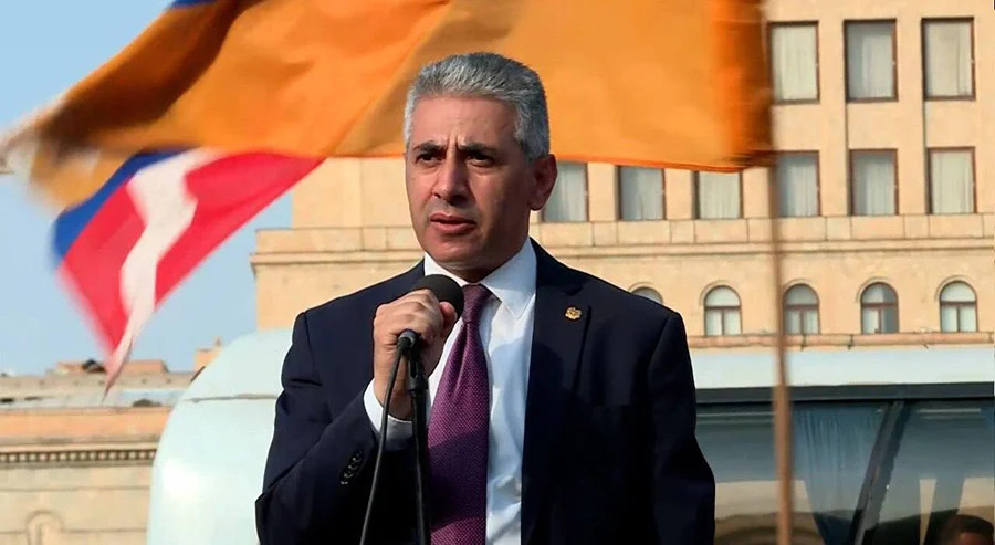 Չպարզվեց` արդյո՞ք Էդգար Ղազարյանը կարող է քննադատել Բաքվում պահվող մեր հայրենակիցների գործերը քննող ադրբեջանցի «դատավորներին». «5 իրավապաշտպաններ»