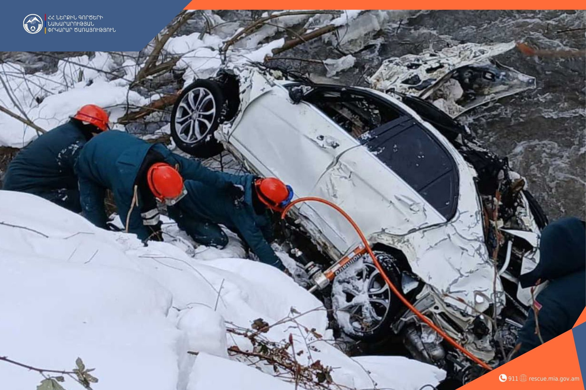 Վանաձոր-Ալավերդի ճանապարհին մեքենան 5 մ գլորվել է ձորը․ կա զոհ (լուսանկարներ)