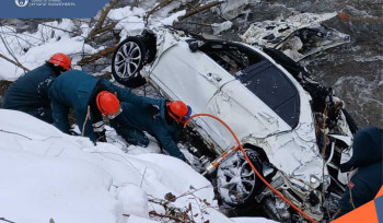 Վանաձոր-Ալավերդի ճանապարհին մեքենան 5 մ գլորվել է ձորը․ կա զոհ (լուսանկարներ)