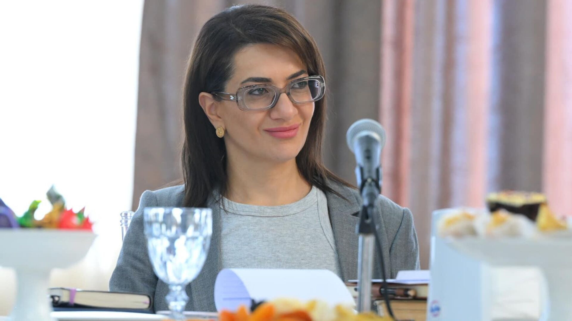 ԱԳՆ-ն հրաժարվել է մեկնաբանել դիվանագետների հասցեին Աննա Հակոբյանի վիրավորական որակումները. «Sputnik Արմենիա»