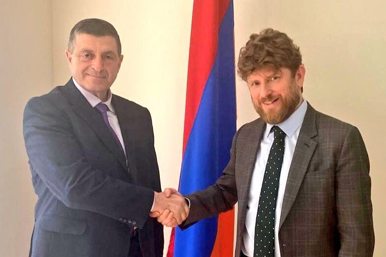 Ֆրանսիայի դեսպանը  հանդիպել է Վայոց ձորի մարզպետի հետ