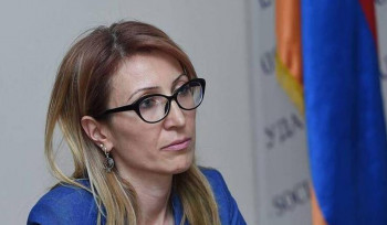Այս պահից Ազատության հրապարակում սկսում եմ հացադուլ՝ որպես խնդրանք Ռուբենին Վարդանյանին` դադարեցնել հացադուլը. Մանե Թանդիլյան