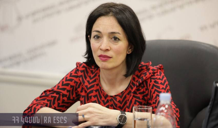Ամոթը դպրոցական առօրյան առուծախի վերածելն է․ ահազանգեր եմ ստանում ծնողներից, որոնց այլ ծնողներ ստիպում են դրամահավաքի մասնակցել` մարտի ութից մինչև վերջին զանգ. Ժաննա Անդրեասյան